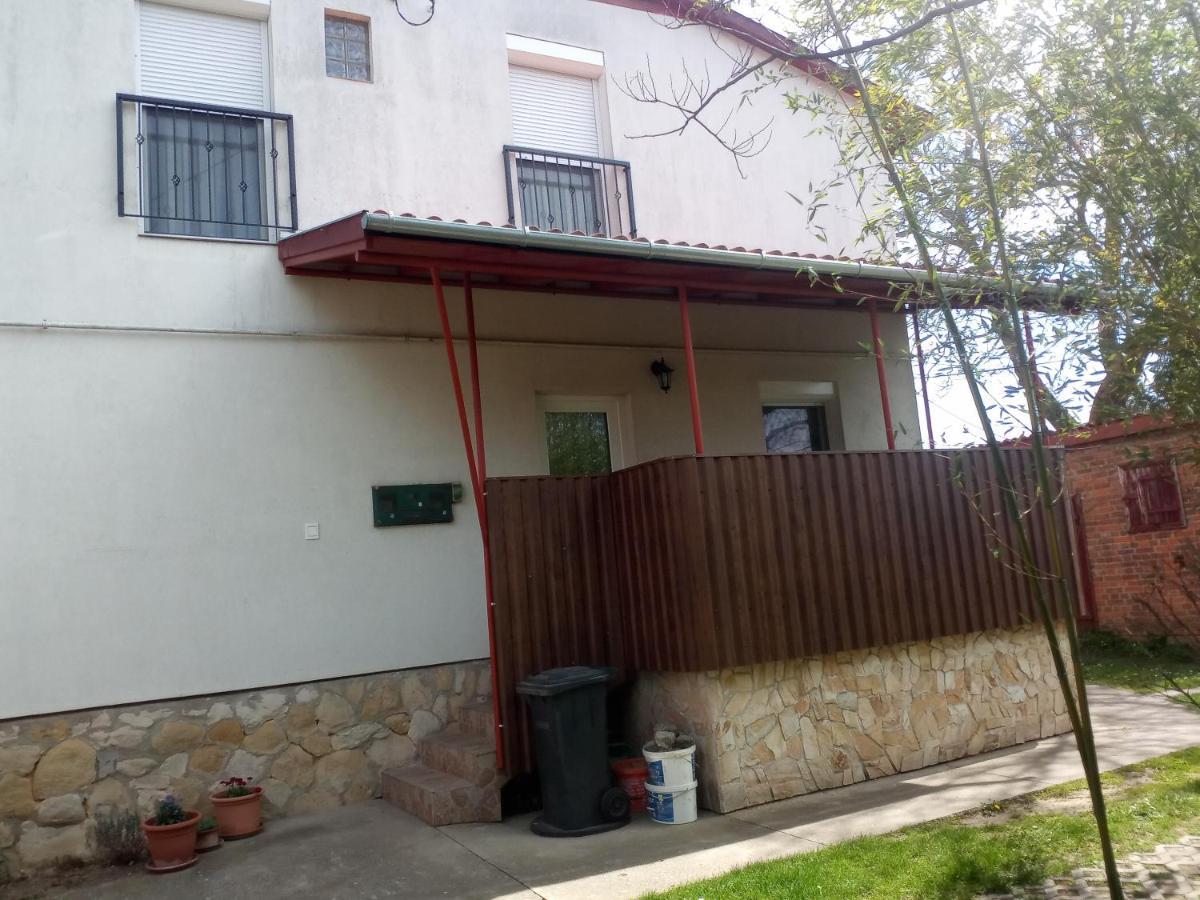 Budai Vam Apartmanhaz Hotel Pécs Buitenkant foto