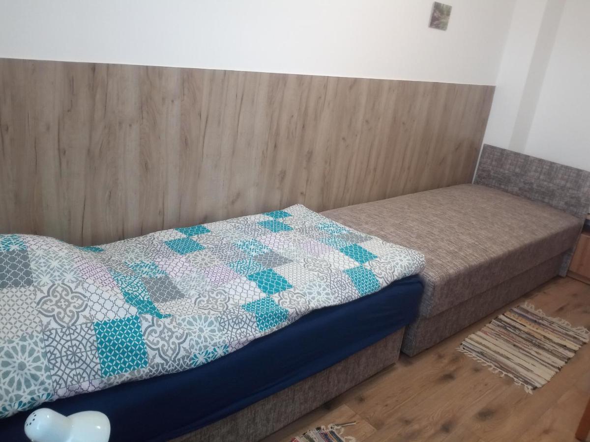 Budai Vam Apartmanhaz Hotel Pécs Buitenkant foto