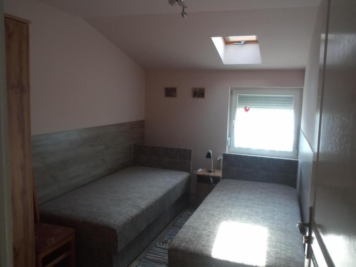 Budai Vam Apartmanhaz Hotel Pécs Buitenkant foto