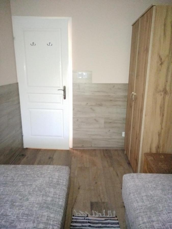 Budai Vam Apartmanhaz Hotel Pécs Buitenkant foto