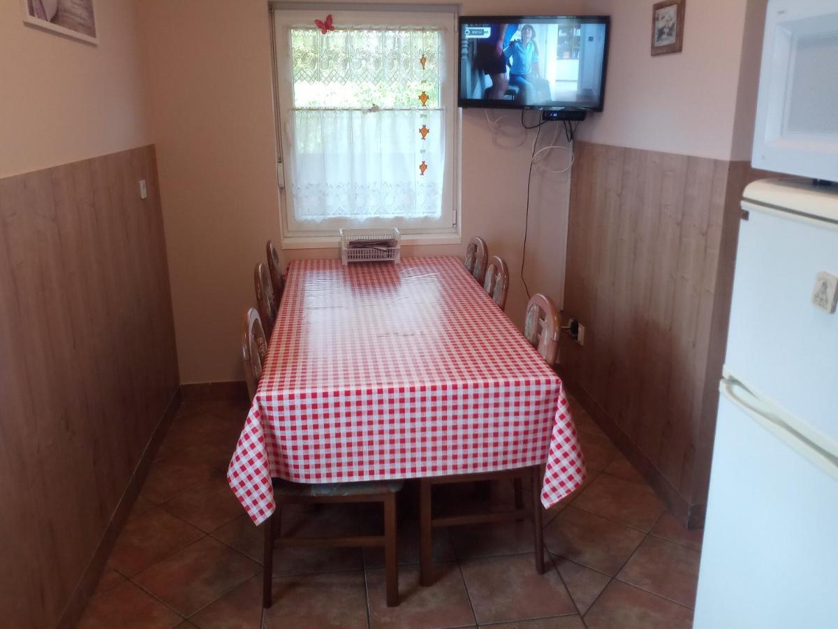 Budai Vam Apartmanhaz Hotel Pécs Buitenkant foto