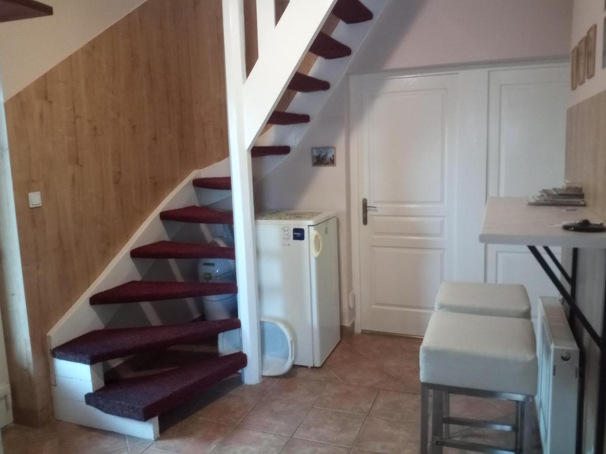 Budai Vam Apartmanhaz Hotel Pécs Buitenkant foto